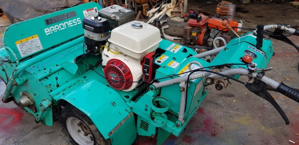 รถตัดหญ้า พร้อมใช้งาน