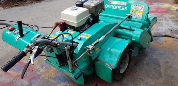 รถตัดหญ้า พร้อมใช้งาน