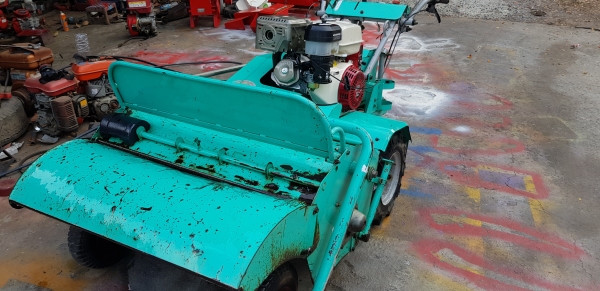 รถตัดหญ้า พร้อมใช้งาน