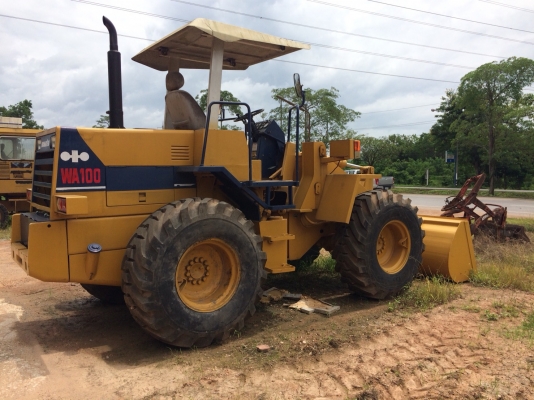 Komatsu WA100 Komatsu WA100