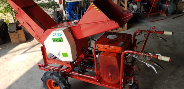 เครื่องย่อยกิ่งไม้ เดินหน้าถอยหลังได้  สอบถามได้ต่อรองได้ขายได้ขาย