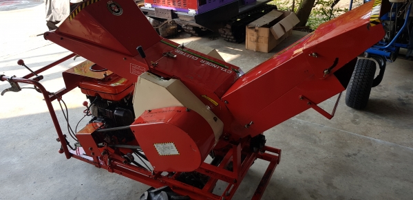 เครื่องย่อยกิ่งไม้ เดินหน้าถอยหลังได้  สอบถามได้ต่อรองได้ขายได้ขาย