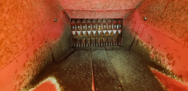 เครื่องย่อยกิ่งไม้ เดินหน้าถอยหลังได้  สอบถามได้ต่อรองได้ขายได้ขาย