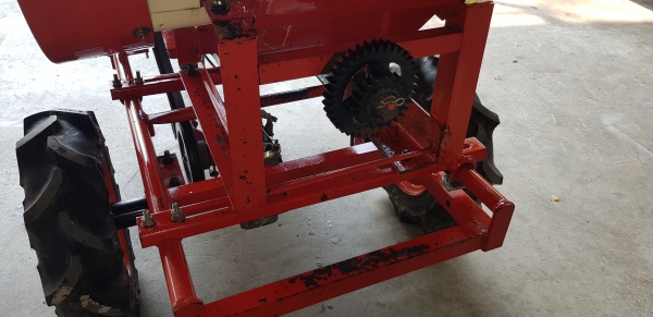 เครื่องย่อยกิ่งไม้ เดินหน้าถอยหลังได้  สอบถามได้ต่อรองได้ขายได้ขาย