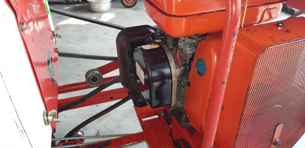 เครื่องย่อยกิ่งไม้ เดินหน้าถอยหลังได้  สอบถามได้ต่อรองได้ขายได้ขาย