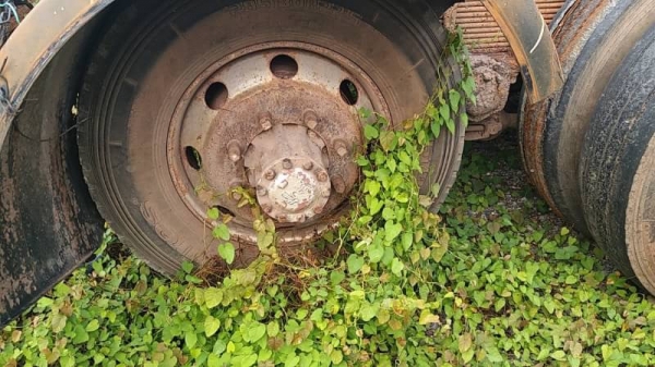 ขาย 220,000 หัวลากแก๊ส 2 เพลา HINO FM 221 เครื่อง EM100- 220 แรง หัวสิงไฮเทค เครื่องดี เกียร์ดี คัชซีผุ เล่มทะเบียน รถอยู่ กทม.แจ้งวัฒนะ 090-772-3710 090-772-3708