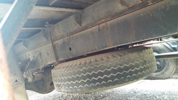 ขาย 460,000 รถหกล้อตุ้แห้ง HINO FF177 เครื่อง EH 700- 168แรง ตู้ยาว 7.20 หัวบาง ยางดี คีชซีสวย เครื่องดี เกียร์ดี เอกสารเล่มทะเบียน รถสวยพร้อมใช้ รถอยู่ กทม.แจ้งวัฒนะ 090-772-3710 090-772-3708