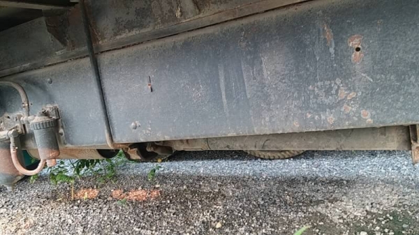 ขาย 460,000 รถหกล้อตุ้แห้ง HINO FF177 เครื่อง EH 700- 168แรง ตู้ยาว 7.20 หัวบาง ยางดี คีชซีสวย เครื่องดี เกียร์ดี เอกสารเล่มทะเบียน รถสวยพร้อมใช้ รถอยู่ กทม.แจ้งวัฒนะ 090-772-3710 090-772-3708