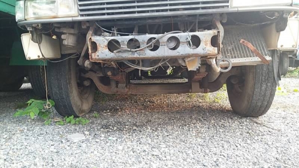 ขาย 460,000 รถหกล้อตุ้แห้ง HINO FF177 เครื่อง EH 700- 168แรง ตู้ยาว 7.20 หัวบาง ยางดี คีชซีสวย เครื่องดี เกียร์ดี เอกสารเล่มทะเบียน รถสวยพร้อมใช้ รถอยู่ กทม.แจ้งวัฒนะ 090-772-3710 090-772-3708