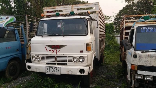 ขาย 180,000 รถบรรทุกหกล้อ HINO KM 310 หัวดี ยางดี คีชซีสวย กะบะบรรทุก กว้าง 2.20 ม.ยาว 4.25 ม. สูง 2.0 ม.เอกสารเล่มทะเบียน รถอยู่ กทม.แจ้งวัฒนะ 090-772-3710 090-772-3708