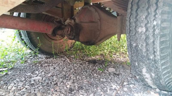 ขาย 180,000 รถบรรทุกหกล้อ HINO KM 310 หัวดี ยางดี คีชซีสวย กะบะบรรทุก กว้าง 2.20 ม.ยาว 4.25 ม. สูง 2.0 ม.เอกสารเล่มทะเบียน รถอยู่ กทม.แจ้งวัฒนะ 090-772-3710 090-772-3708