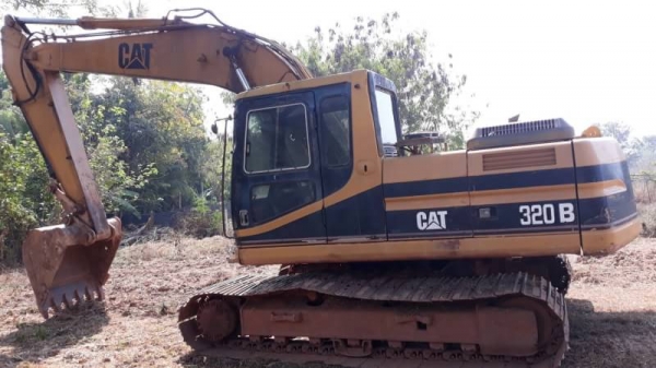 CAT 320B