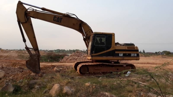 CAT 320B