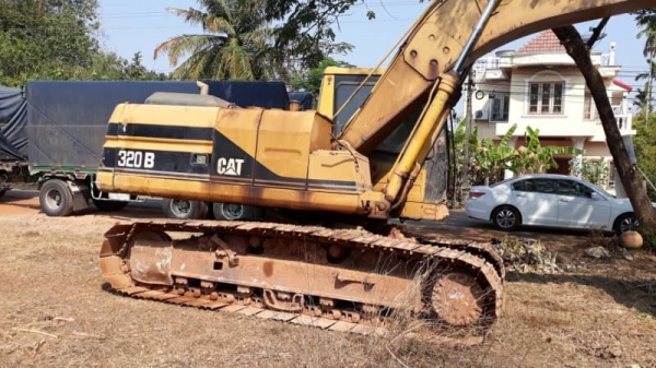CAT 320B