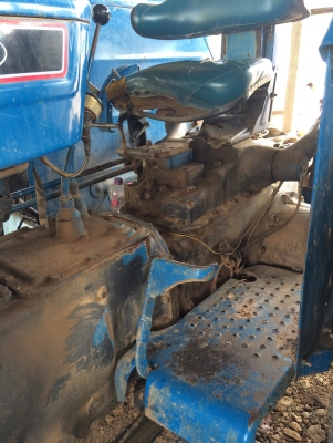 ขายฟอร์ด 6600 T5 พร้อมใช้ เอกสารเล่มชุดโอนครับ