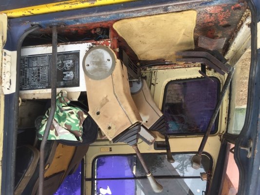 ขายคับรถแบคโคโกเบโก้SK60-3พร้อมหัวแยคไฟฟ้าครบ ขายคับรถแบคโคโกเบโก้SK60-3พร้อมหัวแยคไฟฟ้าครบ