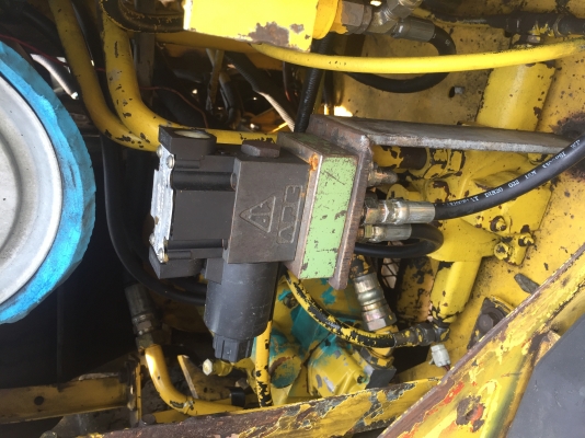 ขายคับรถแบคโคโกเบโก้SK60-3พร้อมหัวแยคไฟฟ้าครบ ขายคับรถแบคโคโกเบโก้SK60-3พร้อมหัวแยคไฟฟ้าครบ