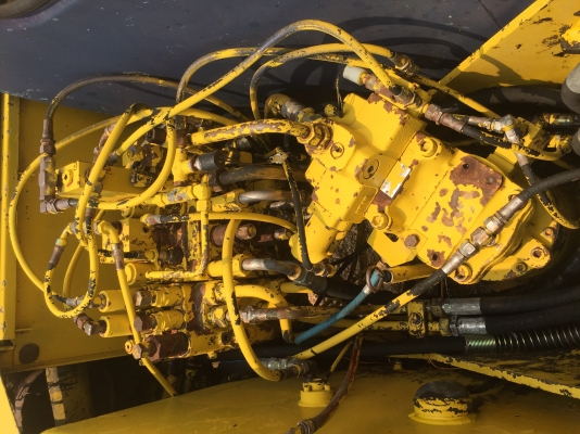 ขายคับรถแบคโคโกเบโก้SK60-3พร้อมหัวแยคไฟฟ้าครบ ขายคับรถแบคโคโกเบโก้SK60-3พร้อมหัวแยคไฟฟ้าครบ