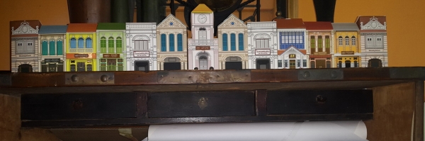 ขายตู้ไม้เก่าโบราณ อายุมากกว่า 138 ปี ในยุคศตวรรตที่ 19 สภาพสมบูรณ์