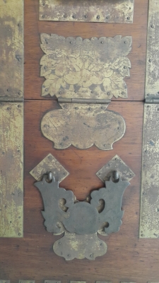 ขายตู้ไม้เก่าโบราณ อายุมากกว่า 138 ปี ในยุคศตวรรตที่ 19 สภาพสมบูรณ์