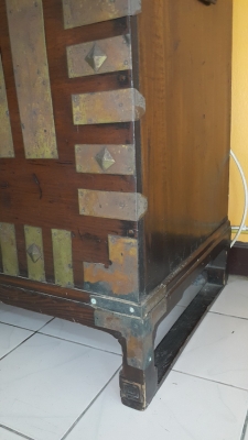 ขายตู้ไม้เก่าโบราณ อายุมากกว่า 138 ปี ในยุคศตวรรตที่ 19 สภาพสมบูรณ์