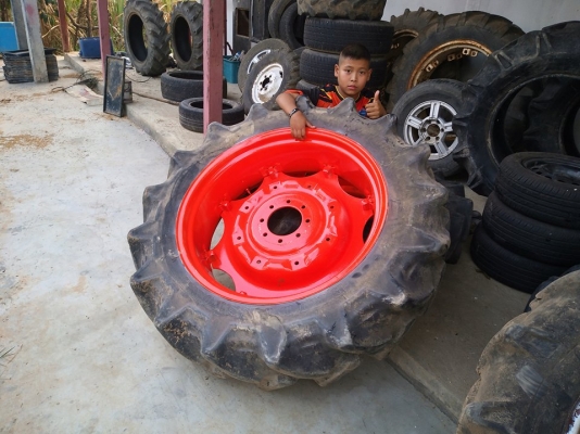 18000บาทลดสุดๆงดต่อรองครับ  ล้อล้อหลังรถไถ M5000/6040 พร้อมยาง 1คู่ สภาพสวย85\%  พร้อมใช้