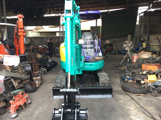 รถขุดเล็ก Komatsu PC27 MR1 เก่านอก สภาพสวย สนใจติดต่อ Line ID: Kongniwatsiri