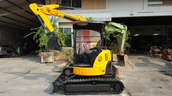 ขาย รถขุด HITACHI รุ่น ZX30 มือสองญี่ปุ่น  แทรกเหล็ก สลัก บูทเอวแน่น 100\% สวยพร้อมใช้งาน มือถือ 0818753444  สอบถามเพิ่มเติมได้ที่ http://line.me/ti/p/mFkzr50JVd