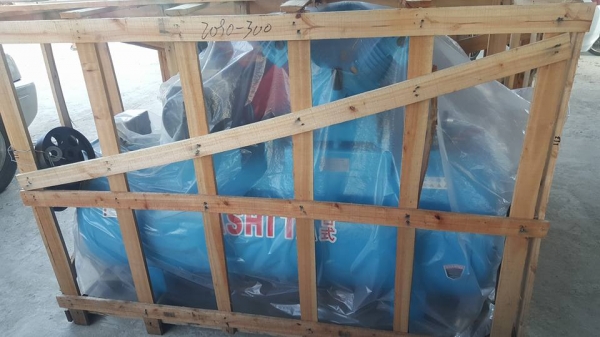 NEW ARRIVAL* สินค้าใหม่แกะกล่อง*เครื่องปั๊มลม ASHITA: ขนาด300ลิตร ,2 สูบ, 5.5HPแรง,380V.(มอเตอร์3 สาย /ไฟ3เฟส/โรงงาน) ราคาเพียง 27,000 บาท สนใจติดต่อ 0819337688