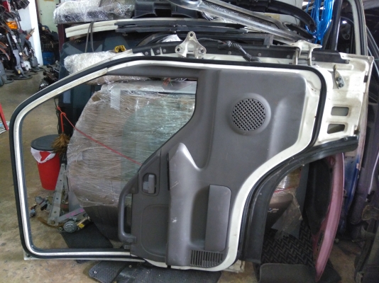 ประตูหน้า isuzu npr