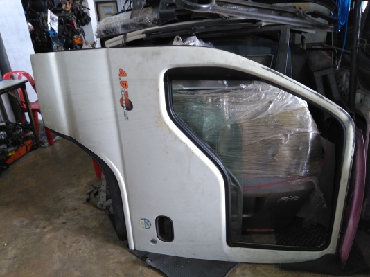 ประตูหน้า isuzu npr