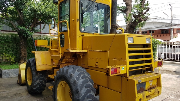 ขายรถตักล้อยาง KOMATSU รุ่น WA100-1 รถเก่าใจญี่ปุ่น ไม่เคยผ่านการใช้งานในไทย ชั่วโมงทำงานน้อย