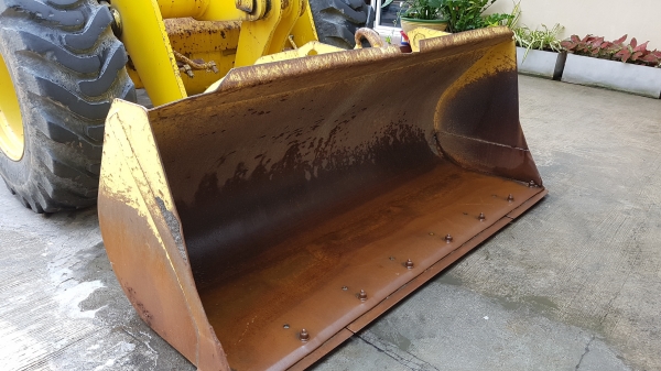 ขายรถตักล้อยาง KOMATSU รุ่น WA100-1 รถเก่าใจญี่ปุ่น ไม่เคยผ่านการใช้งานในไทย ชั่วโมงทำงานน้อย