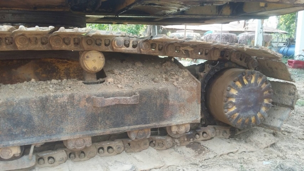 ขายแม็คโคร KOMATSU PC200-5. รถสภาพพร้อมใช้งาน เครื่องปั้มดี  โซ่ช่วงล่างพร้อมใช้งาน  เอกสารใบอินวยซ์  สนใจสบถาม 088-3223272.  คุณ ตั้ม