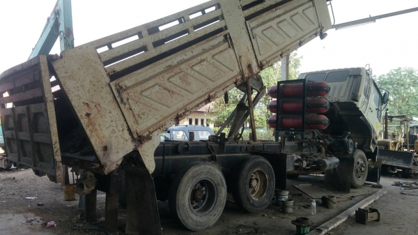 10ล้อ2เพลาดั้ม HINO FM1M วางเครื่องK13C ติดก๊าชCNG ในเล่มลง 360แรง เครื่องเดินเรียบมาก คัสชีมีบวมตัวชับในช่วงเกียร์ ตัวเมนคัสชีแท้ ปกติ กระทะล้อและยางขาด4ชุด ถัาจะวิ่งกลับต้องเช็คระบบเบรคและระบบครัช สภาพหัวดูดี กระมีผุบริเวณแผ่นพื้นด้านข้าง ภาษีต้องชำระ3 10ล้อ2เพลาดั้ม HINO FM1M วางเครื่องK13C ติดก๊าชCNG ในเล่มลง 360แรง เครื่องเดินเรียบมาก คัสชีมีบวมตัวชับในช่วงเกียร์ ตัวเมนคัสชีแท้ ปกติ กระทะล้อและยางขาด4ชุด ถัาจะวิ่งกลับต้องเช็คระบบเบรคและระบบครัช สภาพหัวดูดี กระมีผุบริเวณแผ่นพื้นด้านข้าง ภาษีต้องชำระ3