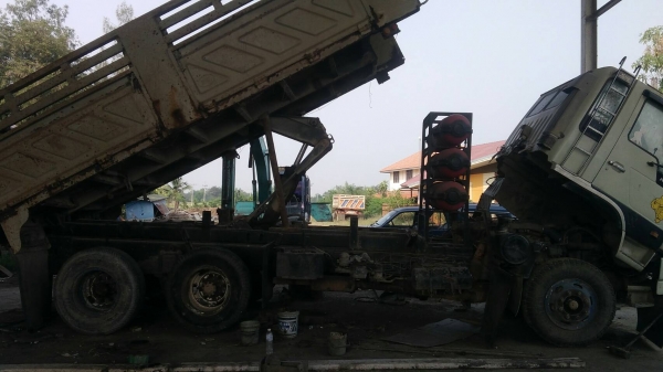 10ล้อ2เพลาดั้ม HINO FM1M วางเครื่องK13C ติดก๊าชCNG ในเล่มลง 360แรง เครื่องเดินเรียบมาก คัสชีมีบวมตัวชับในช่วงเกียร์ ตัวเมนคัสชีแท้ ปกติ กระทะล้อและยางขาด4ชุด ถัาจะวิ่งกลับต้องเช็คระบบเบรคและระบบครัช สภาพหัวดูดี กระมีผุบริเวณแผ่นพื้นด้านข้าง ภาษีต้องชำระ3 10ล้อ2เพลาดั้ม HINO FM1M วางเครื่องK13C ติดก๊าชCNG ในเล่มลง 360แรง เครื่องเดินเรียบมาก คัสชีมีบวมตัวชับในช่วงเกียร์ ตัวเมนคัสชีแท้ ปกติ กระทะล้อและยางขาด4ชุด ถัาจะวิ่งกลับต้องเช็คระบบเบรคและระบบครัช สภาพหัวดูดี กระมีผุบริเวณแผ่นพื้นด้านข้าง ภาษีต้องชำระ3