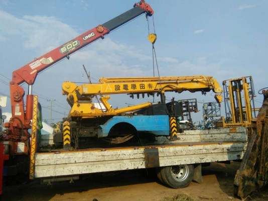 tractor-backhoe จัดส่งแท่นเจาะสว่าน ติดเครน สำหรับ เจาะฝัง เสาไฟฟ้า ไปบางนาตราด