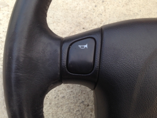 วงพวงมาลัยหนัง isuzu mu ใส่ isuzu vega dragon 2000 บาท