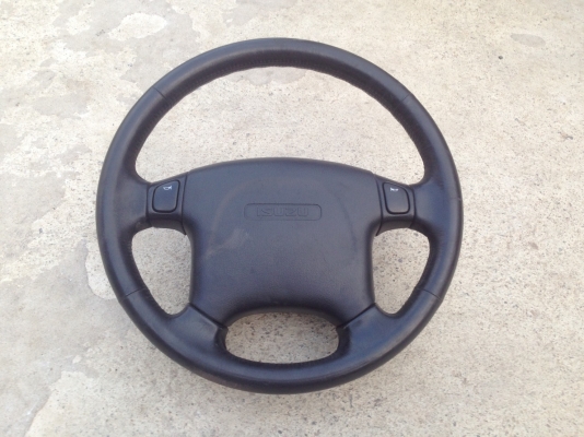 วงพวงมาลัยหนัง isuzu mu ใส่ isuzu vega dragon 2000 บาท