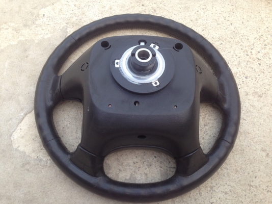 วงพวงมาลัยหนัง isuzu mu ใส่ isuzu vega dragon 2000 บาท