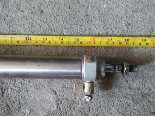 กระบอกลมสโตก300มีหลายขนาดครับสนใจแอดไลน์มาครับ กระบอกลมสโตก300มีหลายขนาดครับสนใจแอดไลน์มาครับ