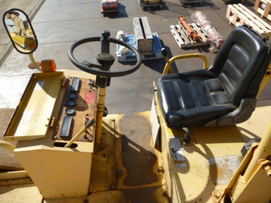 รถบดสามล้อเหล็ก KAWASAKI K12  FROM JAPAN สนใจติดต่อ 063-9316985 ID LINE : 0639316985 ครับ