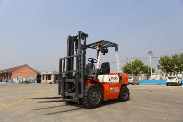 โฟล์คลิฟท์ใหม่ คุณภาพดี ราคาไม่แรง สอบถาม 081-6225830