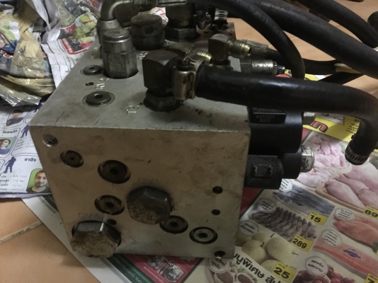 ขายชุดควบคุมคอนโทรลรถโฟรค์ลิฟราคา3500บาทโทร0643130366