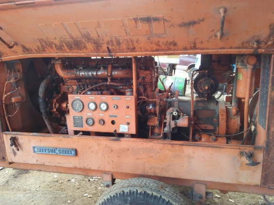 ขายถูก เครื่องปั๊มลม/เป่าท่อประปา ยี่ห้อ MITSUI  DEUTZ รุ่น RV-50(แรงลม 175) ใช้งานได้ สนใจสอบถามได้