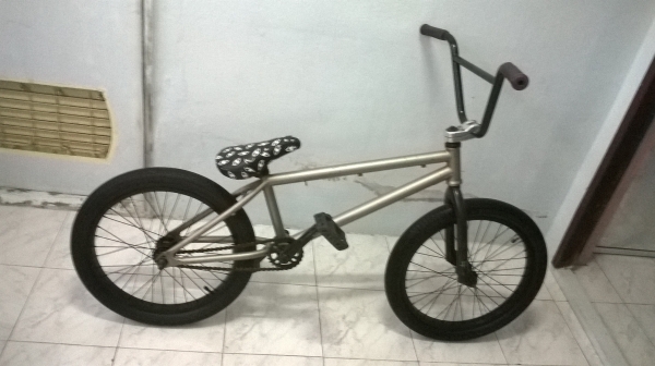 จักรยานbmx สภาพปั่นใด้ปกติ ราคา2900บาท โทร0924462525โส สนใจจริงๆราคาคุ่ยกันใด้