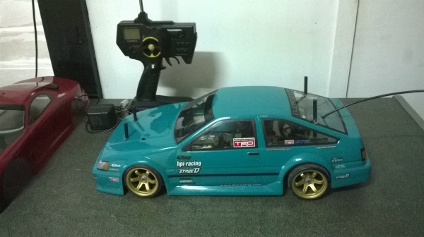 ขายรถบังคับดริฟ kasemotoแบบเพลา เล่นใด้ปกติ ใด้หมดเลยตามรูป ราคา2000บาท โทร0924462525โส