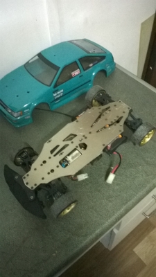 ขายรถบังคับดริฟ kasemotoแบบเพลา เล่นใด้ปกติ ใด้หมดเลยตามรูป ราคา2000บาท โทร0924462525โส