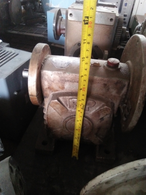 หัวเกียรทด1/10,1/40,1/100 ตัวละ2800