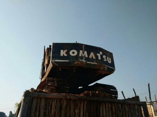 ขายรถแบคโฮ KOMATSU PC200-3 ขายรถแบคโฮ KOMATSU PC200-3